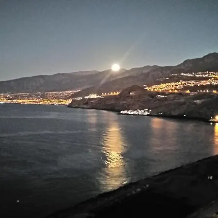 Проживание в семье With Private Bathroom And Sea View, 50 M Del Mar