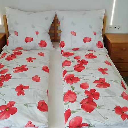 Проживание в семье With Private Bathroom And Sea View, 50 M Del Mar