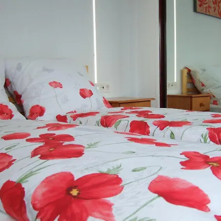 With Private Bathroom And Sea View, 50 M Del Mar * Radazul