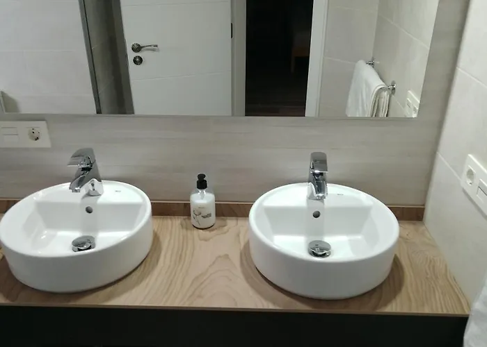 Kwatera prywatna With Private Bathroom And Sea View, 50 M Del Mar *