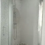 With Private Bathroom And Sea View, 50 M Del Mar Rum i privatbostad Radazul